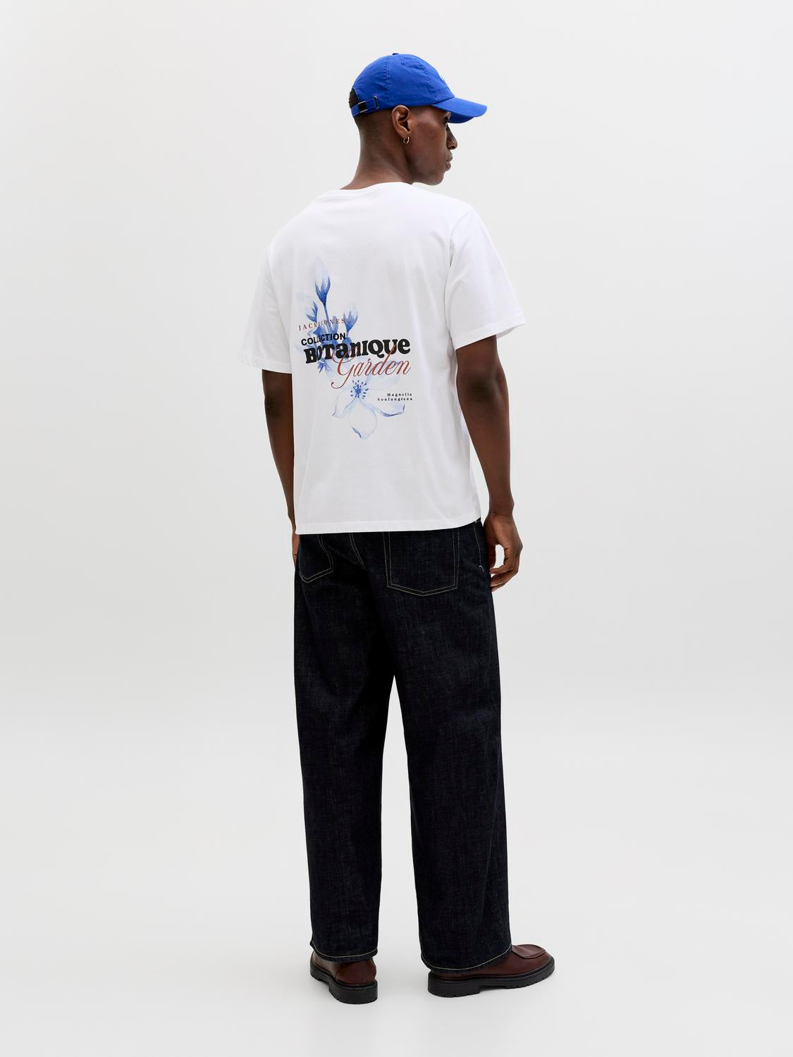 model_shot-back